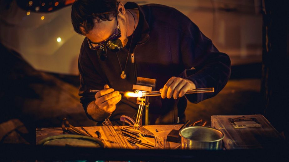 The Jeweler's Hand (Blog)