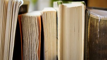 Actualizing Self-Help Knowledge