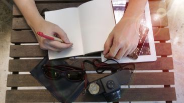 Be a Correspondent of Real Life